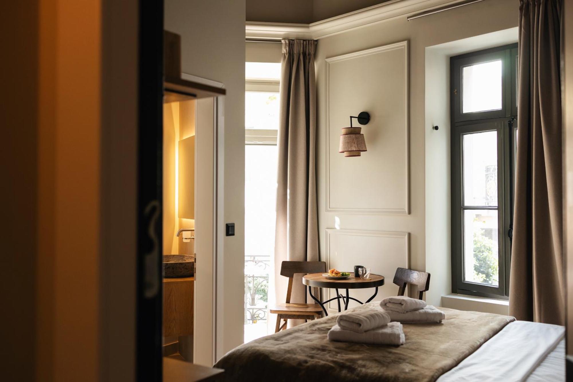 Airy Central Suites Атина Екстериор снимка
